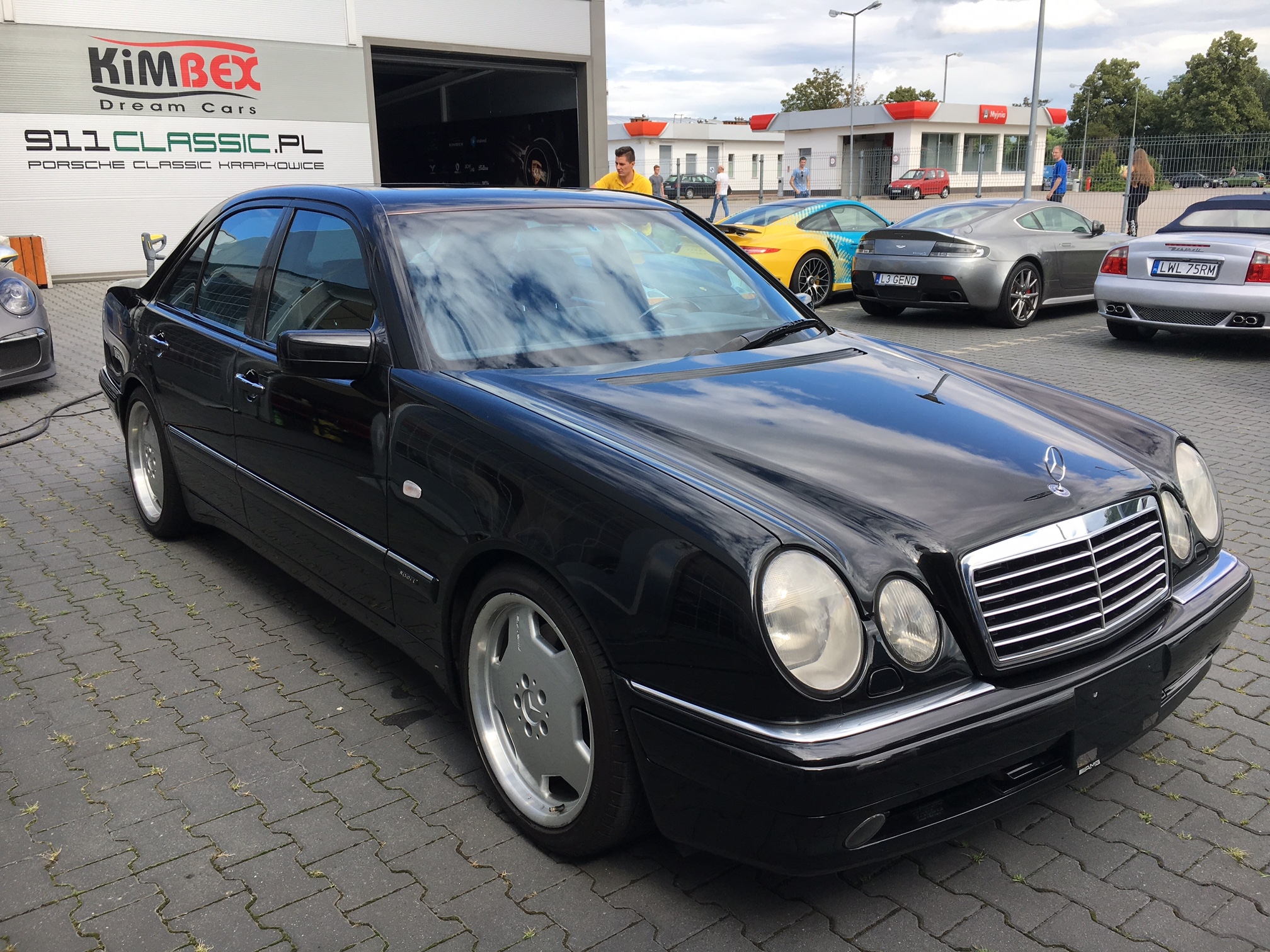 Мерседес e5 5 amg